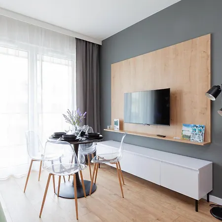 Apartment Apartly- Calm Riverside With Balcony, Free Parking *